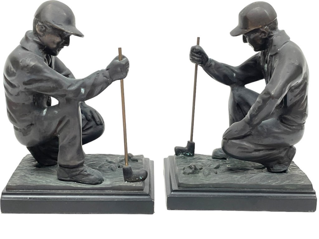 PAIR OF BRONZE GOLFER READING THE GREEN BOOKENDS (1 of 8)