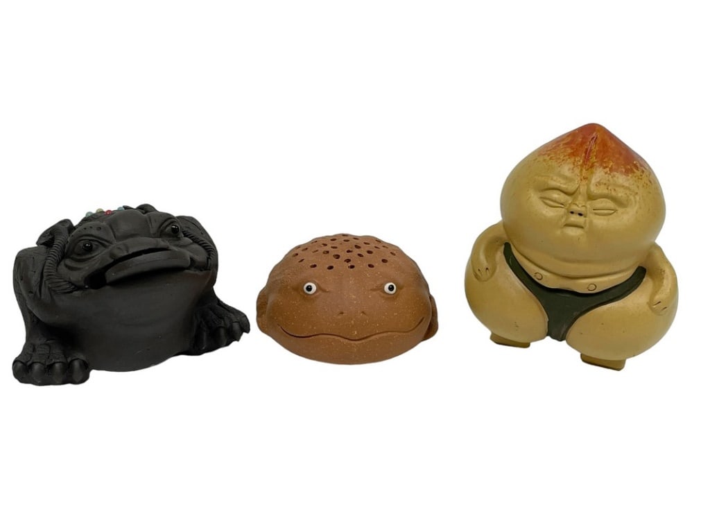 SET OF 3 YIXING CLAY TEA PETS (1 of 10)