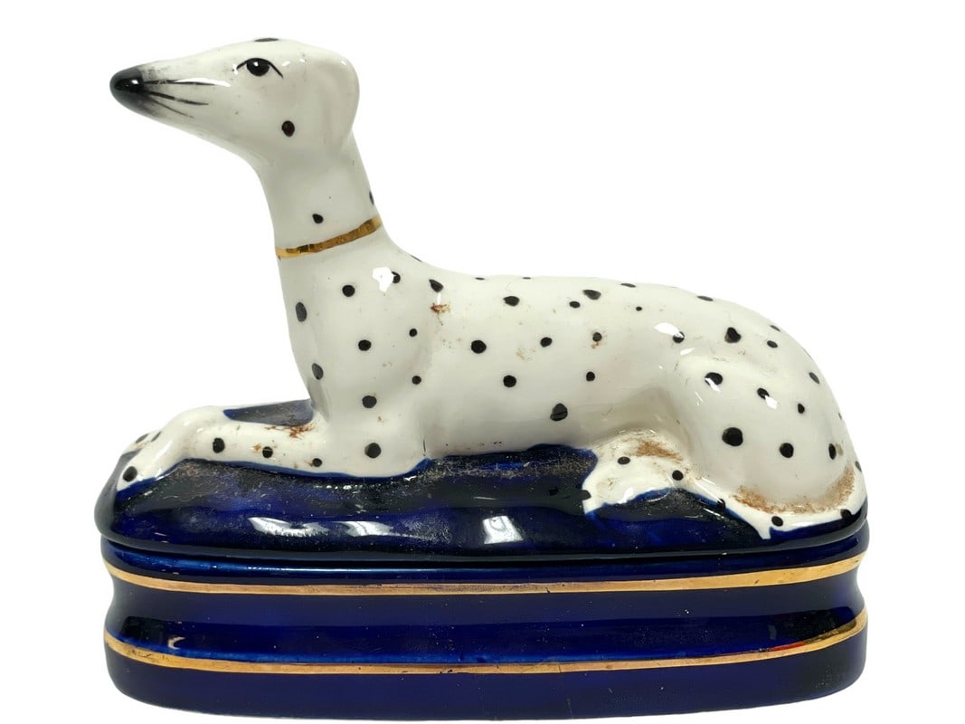 VINTAGE FITZ AND FLOYD PORCELAIN DOG TRINKET BOX: VINTAGE FITZ AND FLOYD PORCELAIN DALMATION DOG TRINKET BOX -MADE IN JAPAN -VERY GOOD PRE OWNED CONDITION, MINOR WEAR -DP5224STCAB