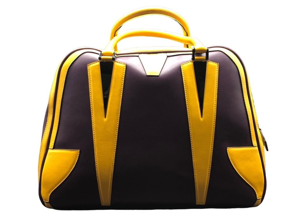 NEW GEORGE ANGELOPOULOS LEATHER HANDBAG $1595: - NEW GEORGE ANGELOPOULOS LEATHER HANDBAG $1595 - COMES WITH TAG, MADE IN ITALY - SIZE: 16"W X 11"H APPROX - VERY GOOD PRE OWNED CONDITION GF 10/31/23