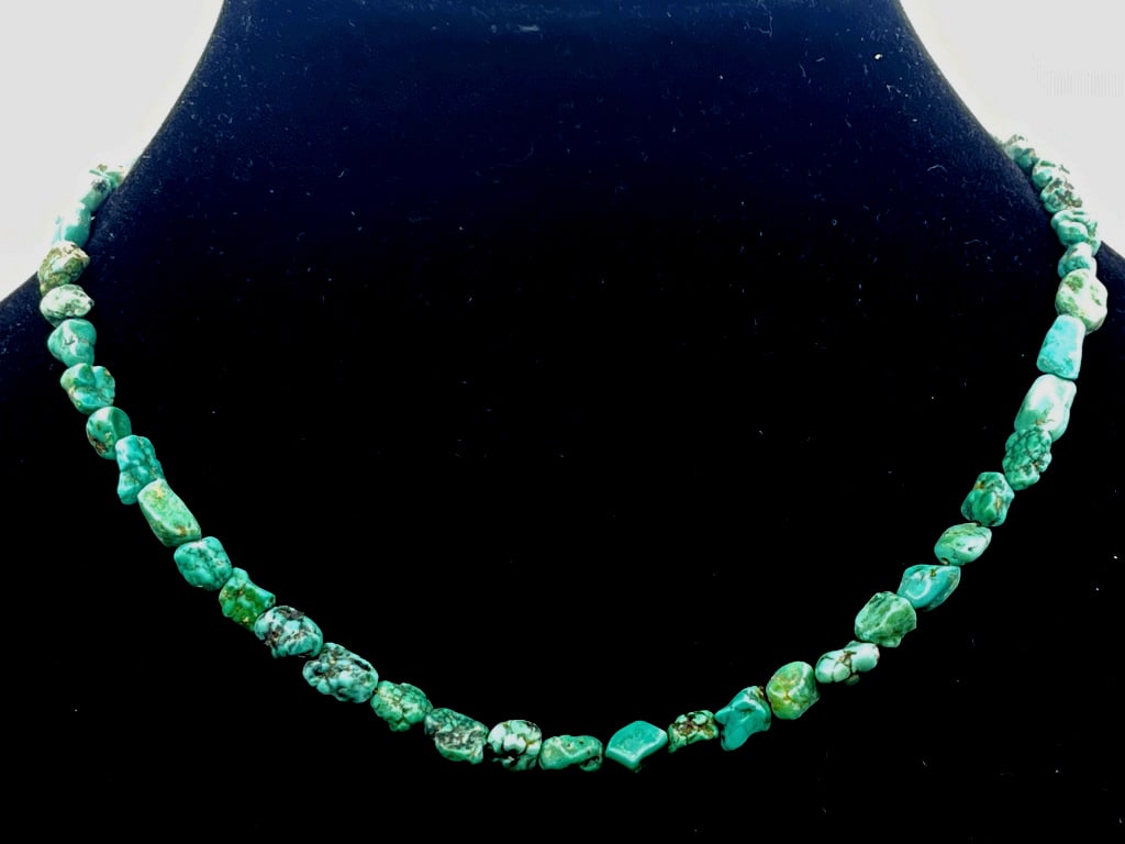 NAVAJO HANDMADE TURQUOISE NUGGET NECKLACE (1 of 2)
