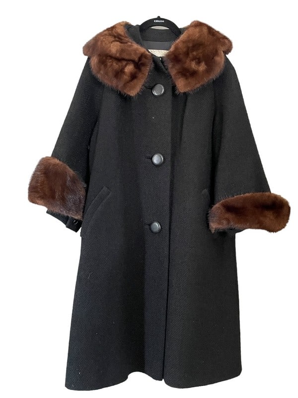VINTAGE WOMEN'S WOOL COAT WITH MINK COLLAR (1 of 9)