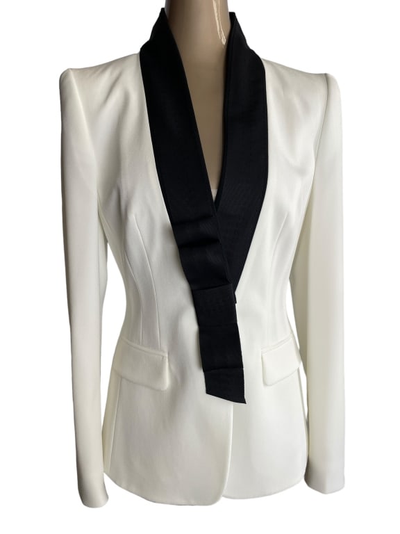 NWT ESCADA WHITE AND BLACK TUXEDO JACKET SZ 38: NWT ESCADA WHITE AND BLACK TUXEDO JACKET SZ 38 -NEW CONDITION