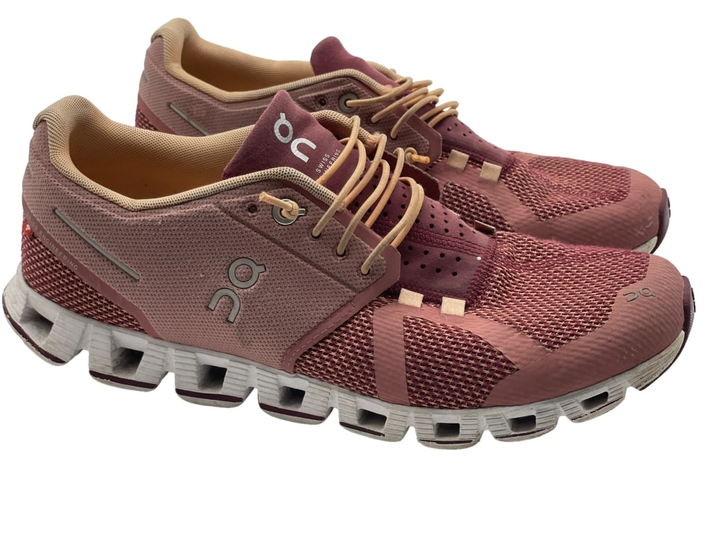 QU SWISS ENGINEERING LADIES SNEAKERS: QU SWISS ENGINEERING LADIES SNEAKERS -GOOD PREOWNED CONDITION -SIZE US 9