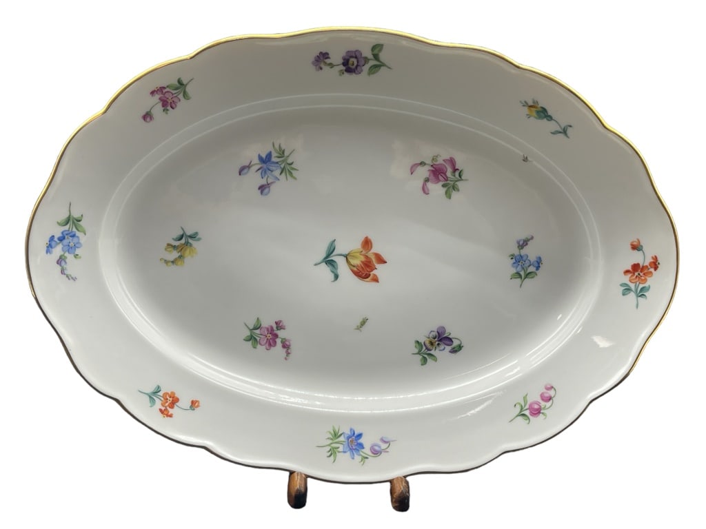MEISSEN SCATTERED FLOWERS OVAL SERVING PLATTER (1 of 3)
