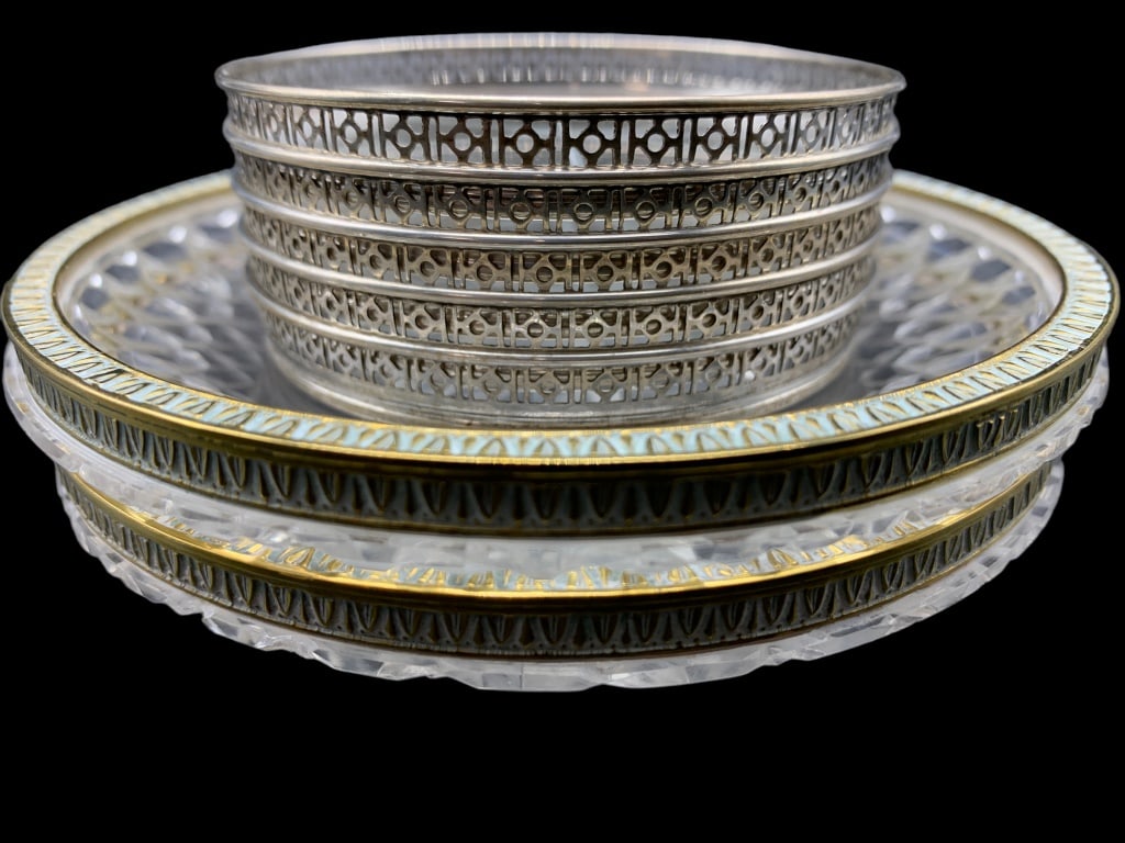 WINE BOTTLE/FLUTE COASTER SET: WINE BOTTLE/FLUTE COASTER SET -WINE COAST HEIGHT:3/4 IN -MADE OF CRYSTAL -SET OF 2 -SET OF 5 FLUTE COASTERS