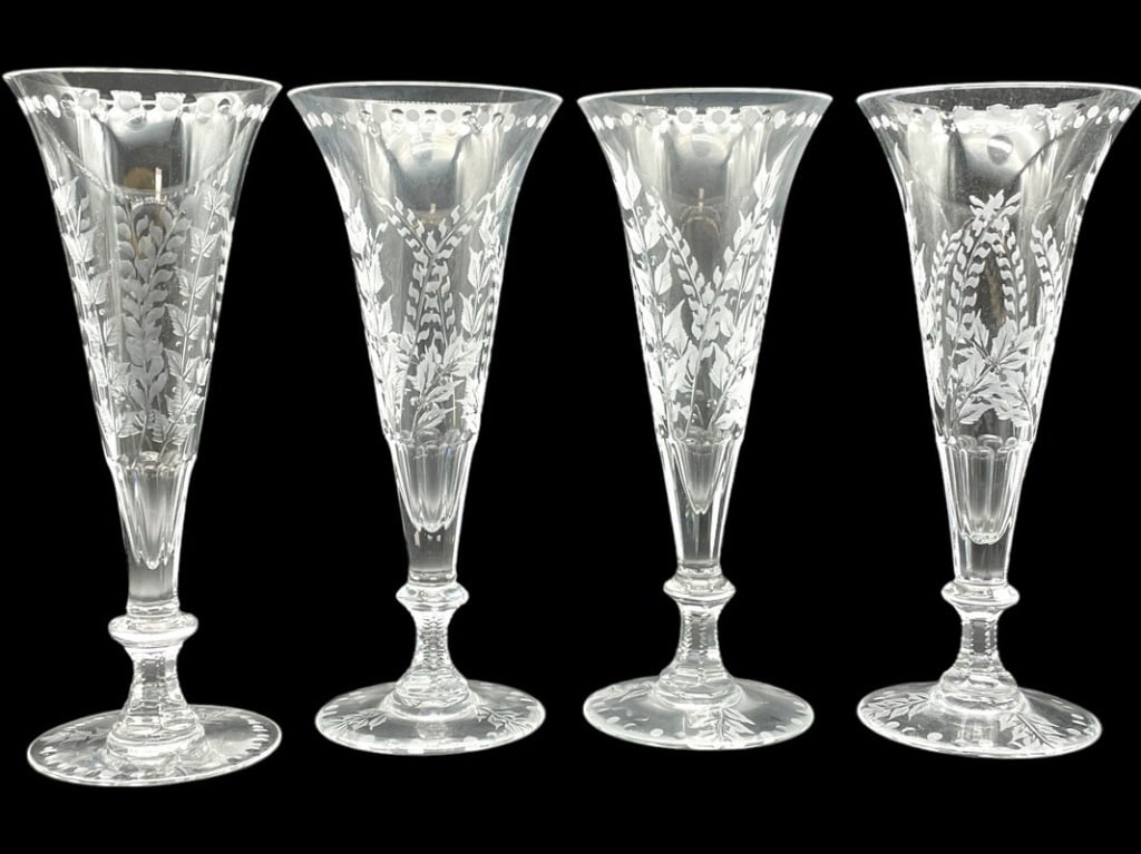 4 WILLIAM YEOWARD CRYSTAL "FERN" CHAMPAGNE FLUTES (1 of 7)