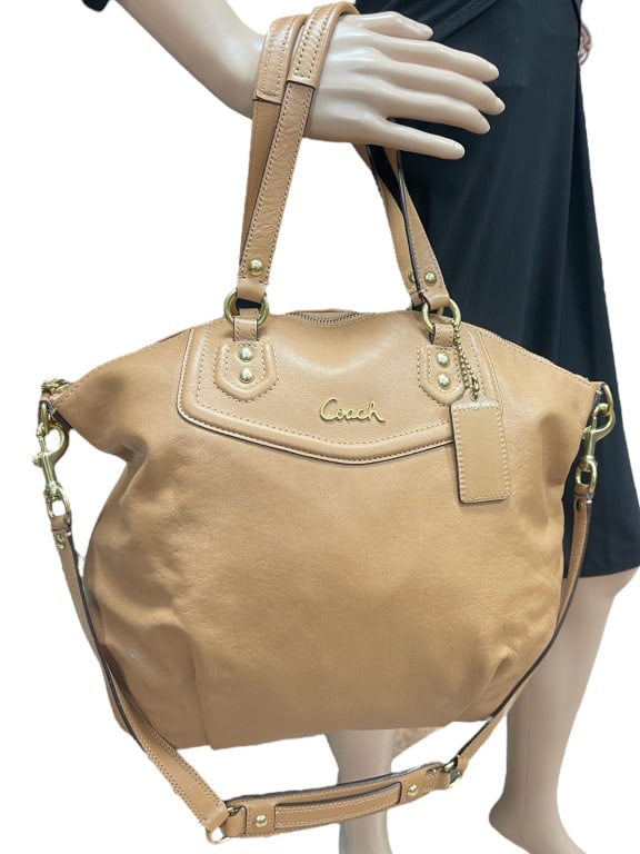 COACH MADISON LEATHER SATCHEL (1 of 5)