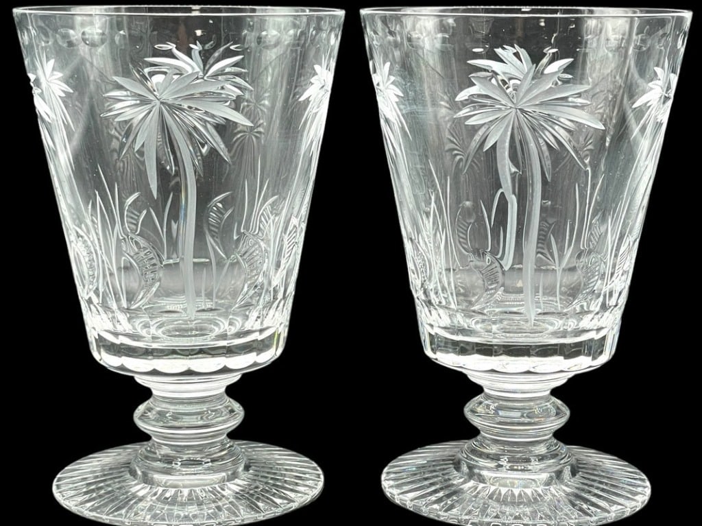 WILLIAM YEOWARD ALEXIS ETCHED FOOTED GLASSES PAIR: PAIR OF WILLIAM YEOWARD ALEXIS ECTCHED WINE GLASSES | FOOTED GOBLETS -VERY GOOD PRE OWNED CONDITION, NO CHIPS -DP61424ST Bidders may pick up their items from the auction-house or have their items ship