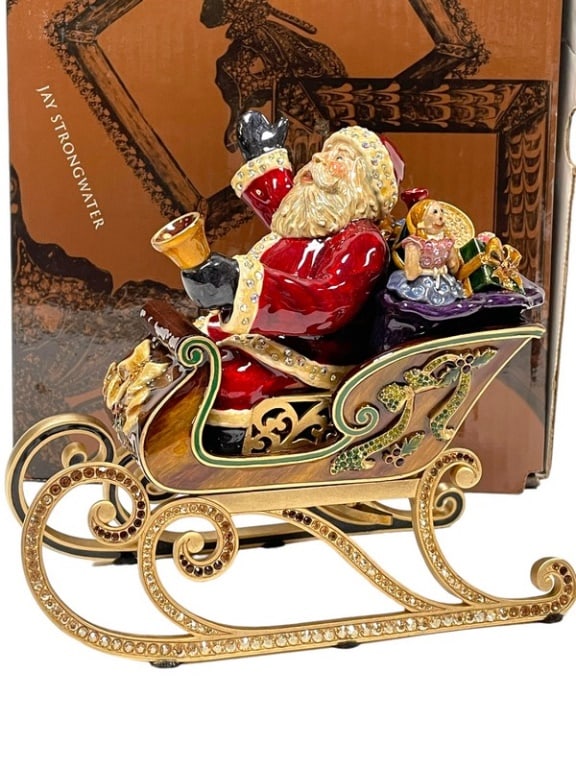NEW! JAY STRONGWATER AMAZING SANTA MUSIC BOX 7": JAY STRONGWATER AMAZING SANTA IN SLEIGH MUSIC BOX MUSICAL FIGURINE -7" APPROX -NEW IN BOX -DP61424 Bidders may pick up their items from the auction-house or have their items shipped. Some items qualif