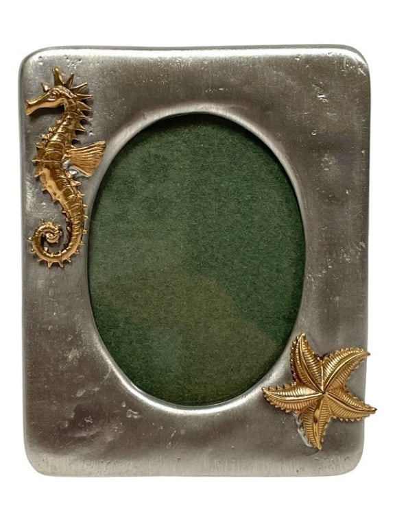 MUNAFO COASTAL SILVER PEWTER FRAME 3": MUNAFO COASTAL SILVER PEWTER WITH GOLD PICTURE FRAME -SEAHORSE AND STARFISH -3" APPROX -DP61724ST