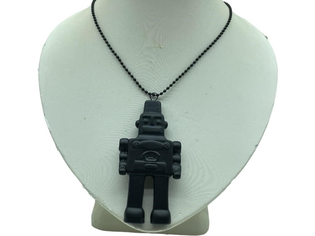 -NEW SELETTI FINE CERAMIC ROBOT CHARM NECKLACE 16": -NEW! SELETTI FINE CERAMIC ROBOT CHARM NECKLACE -SIZE: 16" -NEW -JR BTQ 01/18