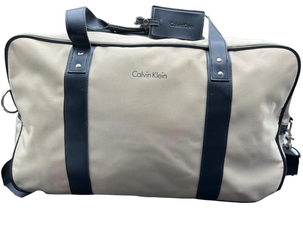 CALVIN KLEIN LARGE CARRY ON DUFFEL BAG (1 of 6)
