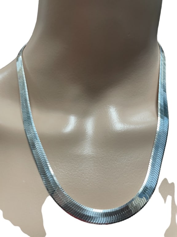 VTG  STERLING SILVER HERRINGBONE NECKLACE (1 of 4)