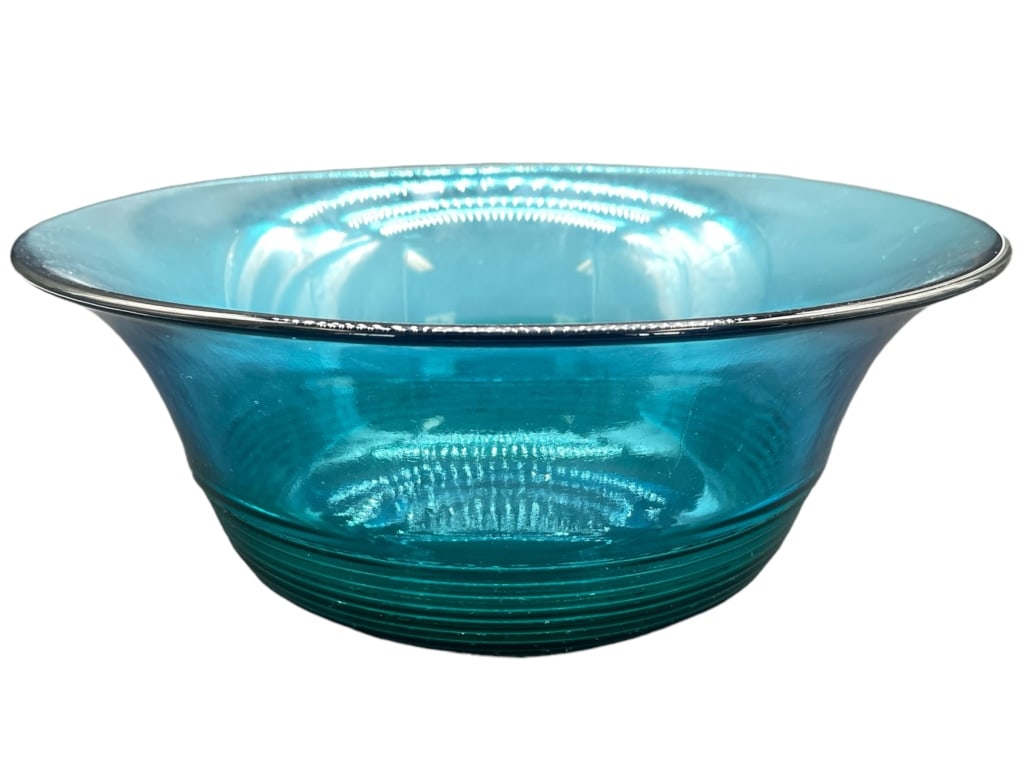 SIGNED CIOTOLA VeART MURANO ART GLASS BOWL: SIGNED CIOTOLA VeART MURANO ART GLASS BOWL -ITEM CONDITION VERY GOOD -MA062524 Bidders may pick up their items from the auction-house or have their items shipped. Some items qualify for in-house shipp