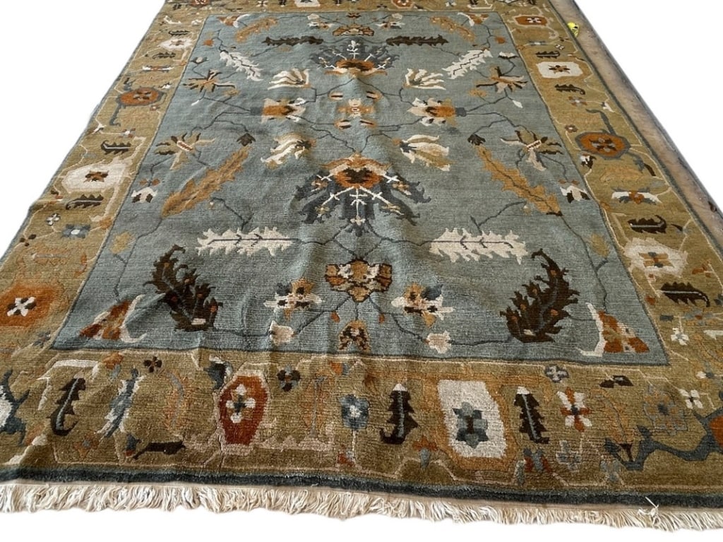LARGE  AREA RUG 140" (1 of 6)