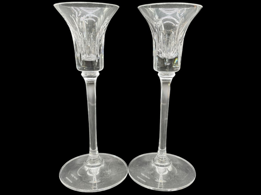 VERA WANG WEDGWOOD CRYSTAL CANDLESTICK WATERFORD: VERA WANG WEDGWOOD CRYSTAL CANDLESTICK WATERFORD -ITEM CONDITION VERY GOOD -MA062824