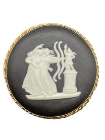 14K YELLOW GOLD WEDGWOOD JASPERWARE BROOCH