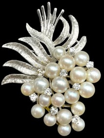 14K WHITE GOLD, DIAMOND AND PEARL BROOCH
