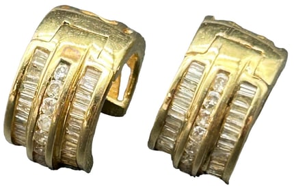 14K YELLOW GOLD HUGGIE ROUND & BAGUETTE DIAMONDS