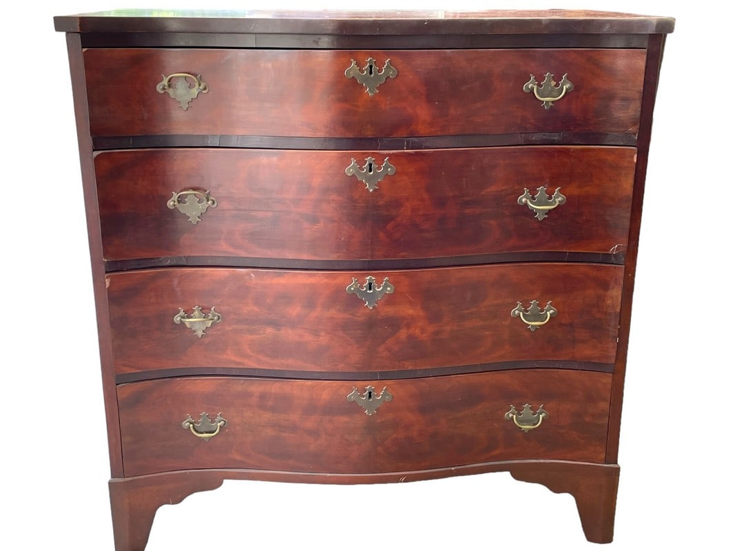 GEORGE III MAHOGANY SERPENTINE CHEST 38": ANTIQUE GEORGE III MAHOGANY SERPENTINE CHEST OF FOUR DRAWERS -39" X 38" X 19" APPROX -GOOD PRE OWNED CONDITION MINOR CHIPS AND WEAR -DP62624 Bidders may pick up their items from the auction-house or h