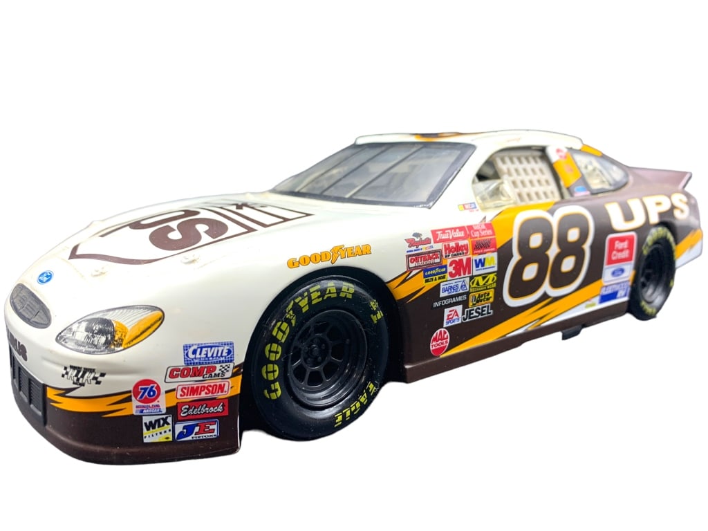ACTION 2002 FORD TAURUS #88 DALE JARRETT UPS (1 of 7)