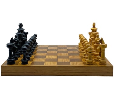 VTG HANDCRAFTED WOODEN CHESS SET