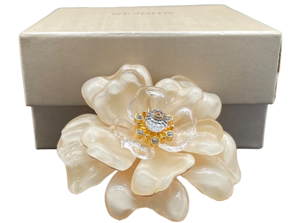ST.JOHN LUCITE CRYSTAL ROSE DESIGNER BROOCH (1 of 5)