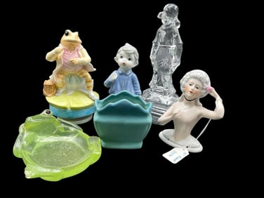 VINTAGE LOT OF COLLECTIBLES