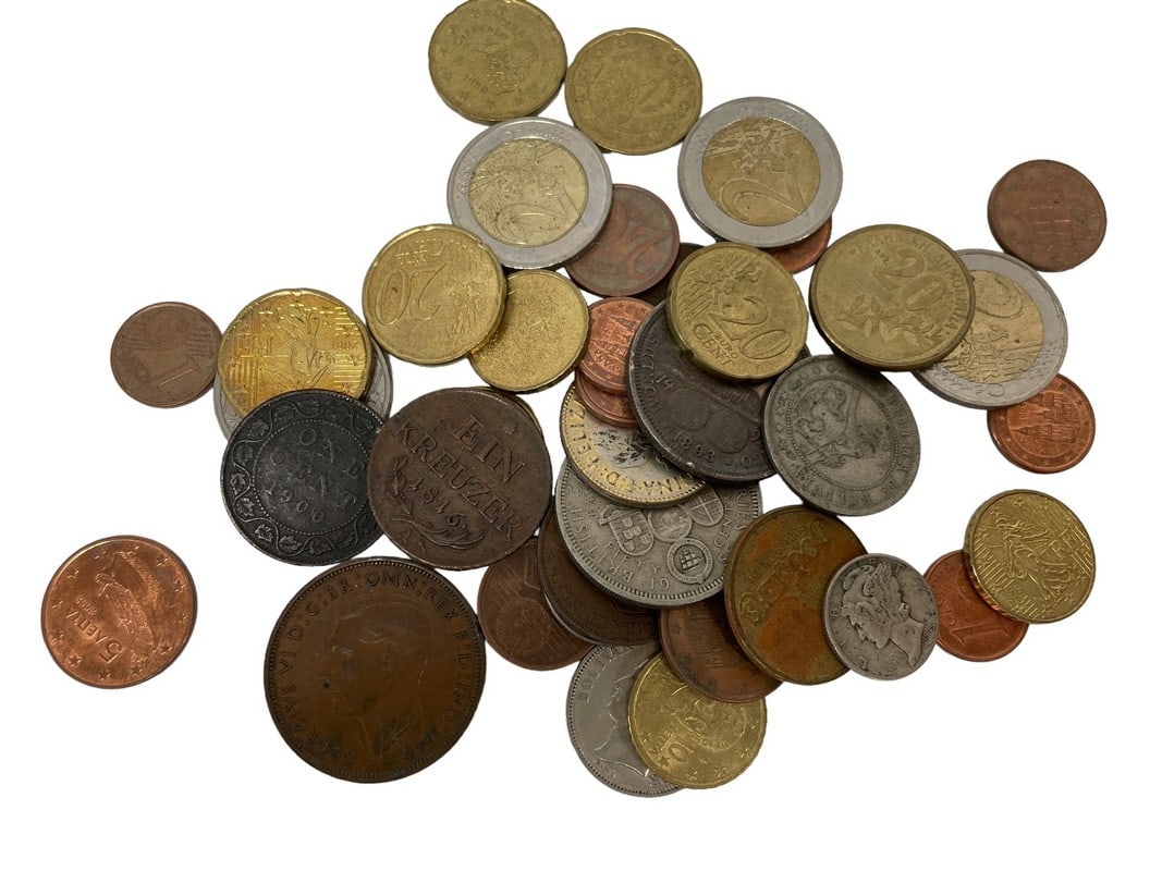 LOT OF VARIOUS EUROPEAN COINS (1 of 3)