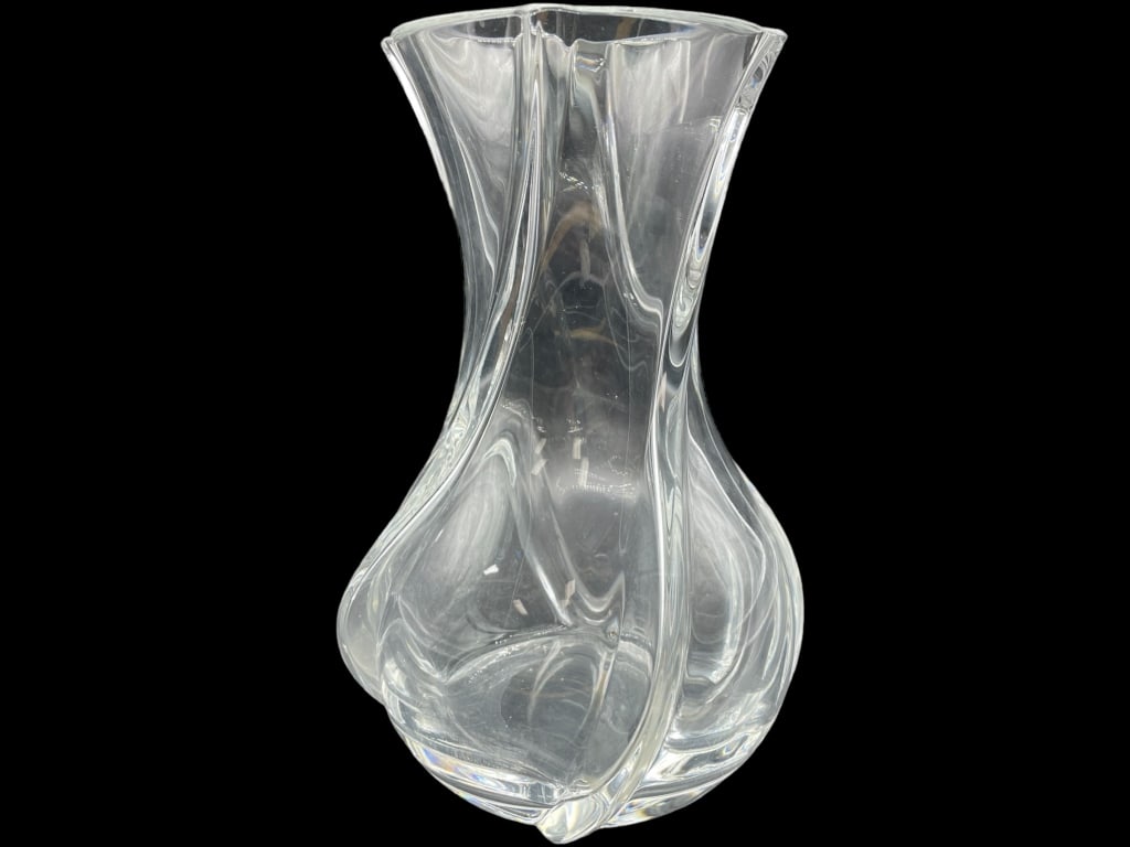 VINTAGE BACCARAT CRYSTAL SERPENTINE VASE (1 of 4)