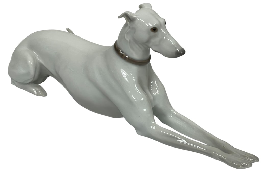 BING AND GRONDAHL GREYHOUND #2079: BING AND GRONDAHL GREYHOUND #2079 -11 X 4 -VERY GOOD PREOWNED CONDITION Bidders may pick up their items from the auction-house or have their items shipped. Some items qualify for in-house shipping. Ap