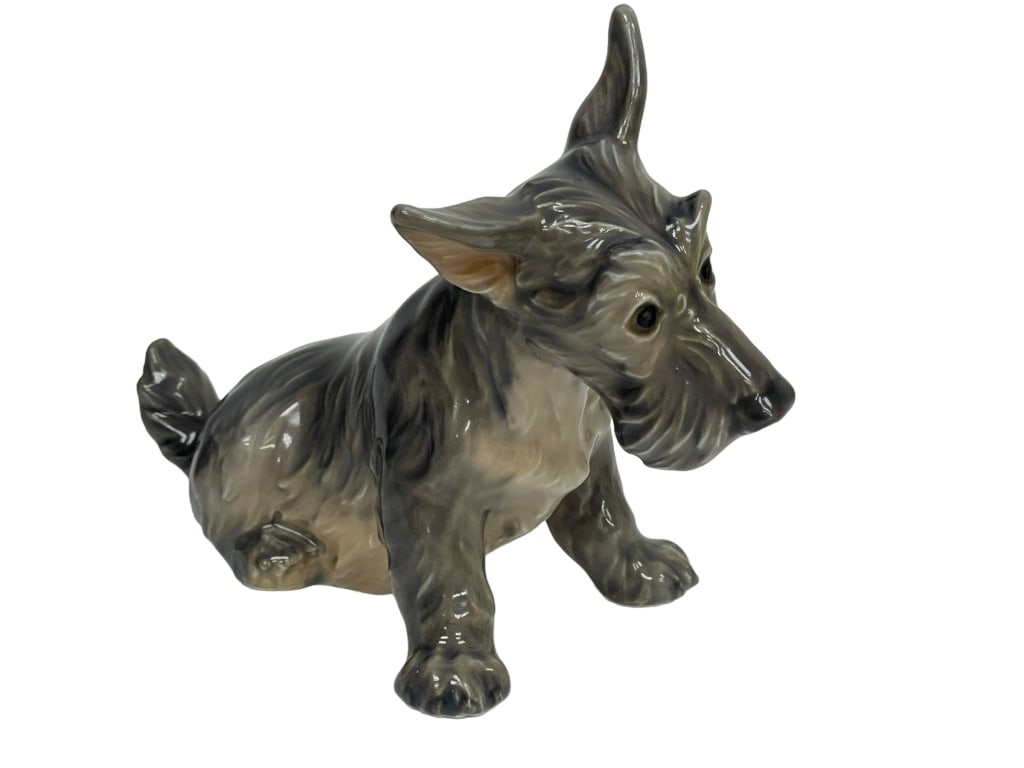 DAHL JENSEN SCOTTISH TERRIER FIGURINE #1078: DAHL JENSEN SCOTTISH TERRIER FIGURINE #1078 -6"H -VERY GOOD PREOWNED CONDITION Bidders may pick up their items from the auction-house or have their items shipped. Some items qualify for in-house shipp