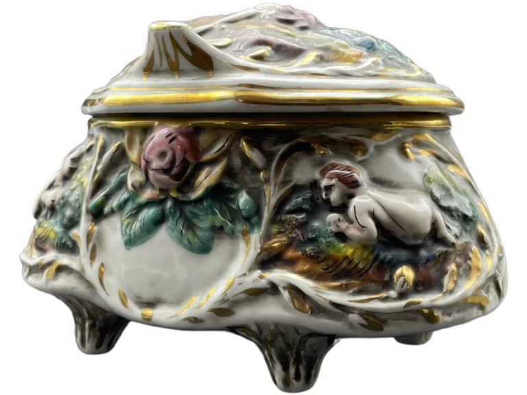 R. CAPODIMONTE RAISED CHERUB ITALY  JEWELRY BOX (1 of 7)