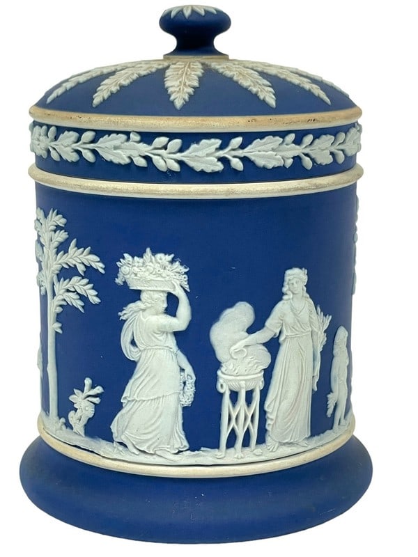 WEDGWOOD DARK BLUE JASPERWARE TOBACCO JAR 4": WEDGWOOD DARK BLUE JASPERWARE TOBACCO JAR -4" X 3" APPROX -VERY GOOD PRE OWNED CONDITION -DP52324ST Bidders may pick up their items from the auction-house or have their items shipped. ***All it