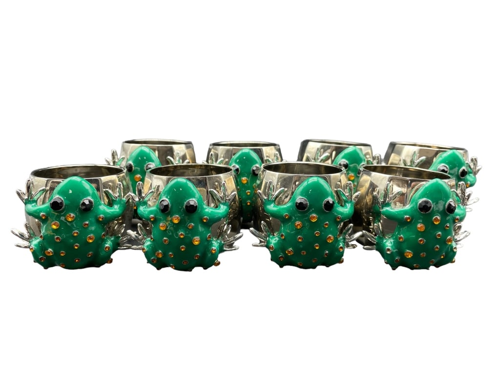 FROG SILVER PLATTED NAPKIN RINGS SET: FROG SILVER PLATTED NAPKIN RINGS -ITEM CONDITION VERY GOOD -MA070824 Bidders may pick up their items from the auction-house or have their items shipped. ***All items must be picked up or shippe