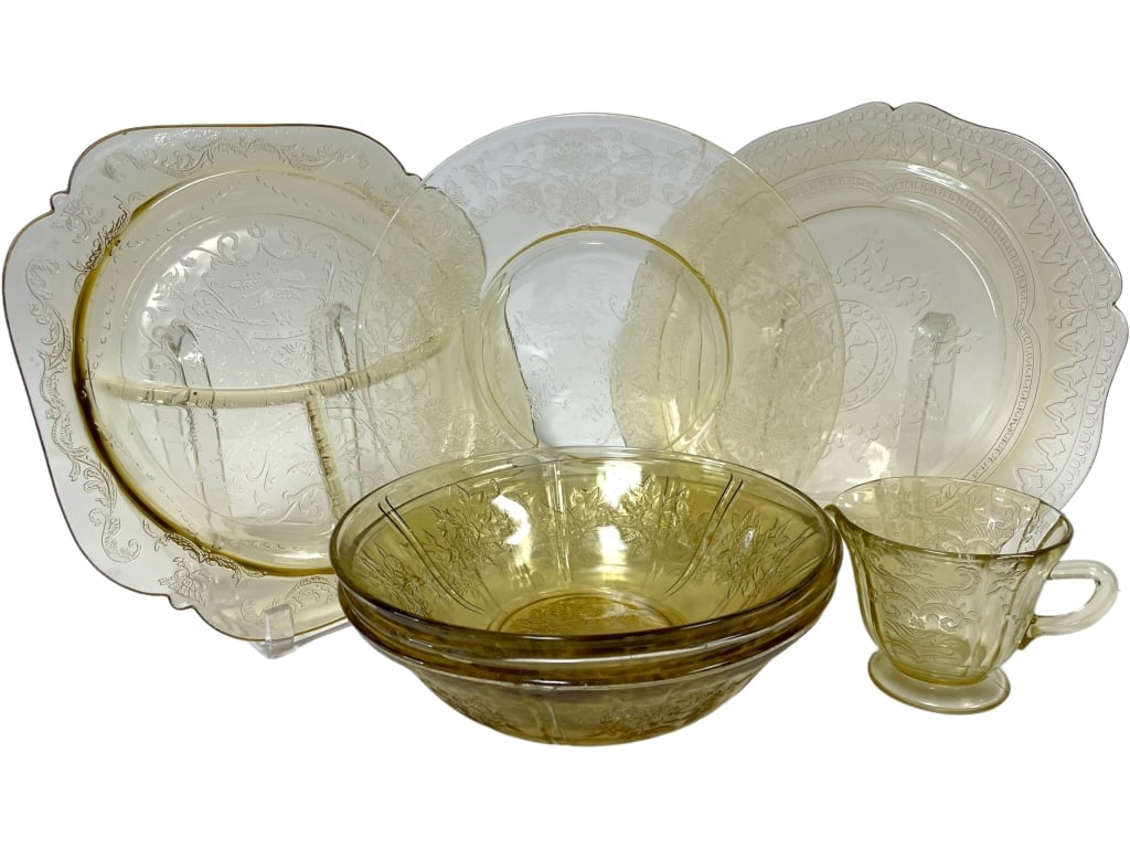 LOT OF ASSORTED AMBER GLASS TABLEWARE (1 of 7)