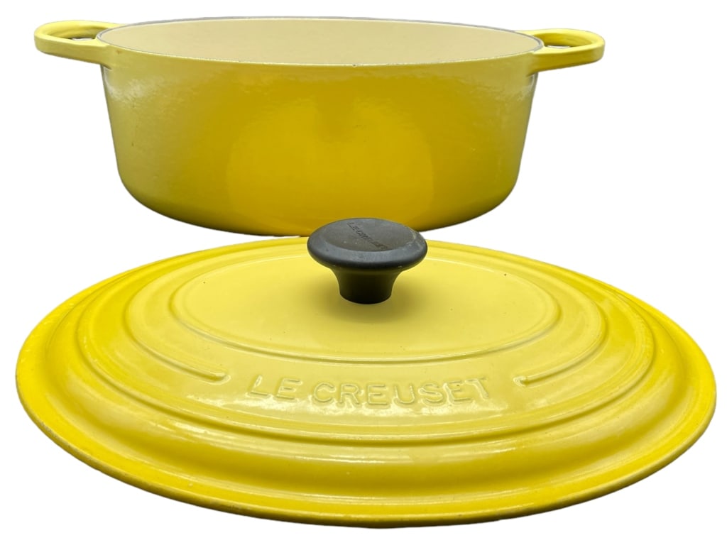 LE CREUSET CAST IRON POT COOKWARE (1 of 5)