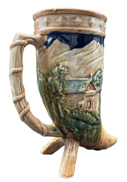 BEER STEIN/MUG CERAMIC HAND CRAFTED: BEER STEIN/MUG CERAMIC HAND CRAFTED - STEIN - 7" APPROX - VERY GOOD PRE OWNED CONDITION -CW41824GLRY