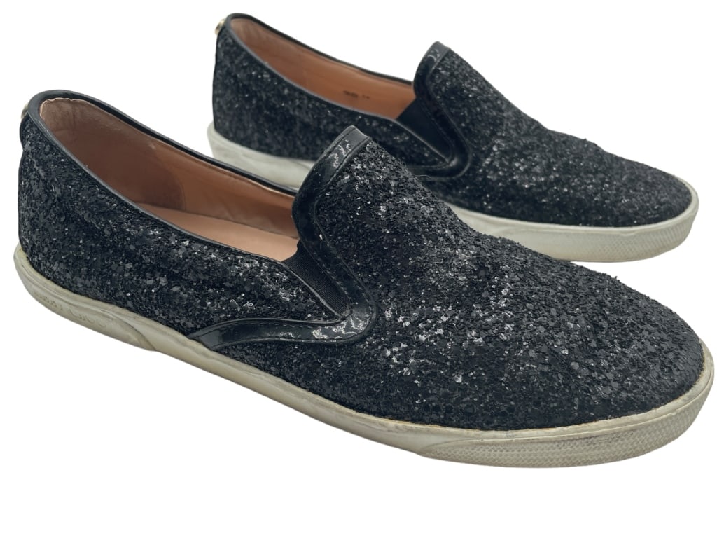 JIMMY CHOO SEQUIN SLIP ON LOAFER SZ 38.5: JIMMY CHOO SEQUIN SLIP ON LOAFER SZ 38.5 -GOOD PREOWNED CONDITION Bidders may pick up their items from the auction-house or have their items shipped. ***All items must be picked up or shipped b