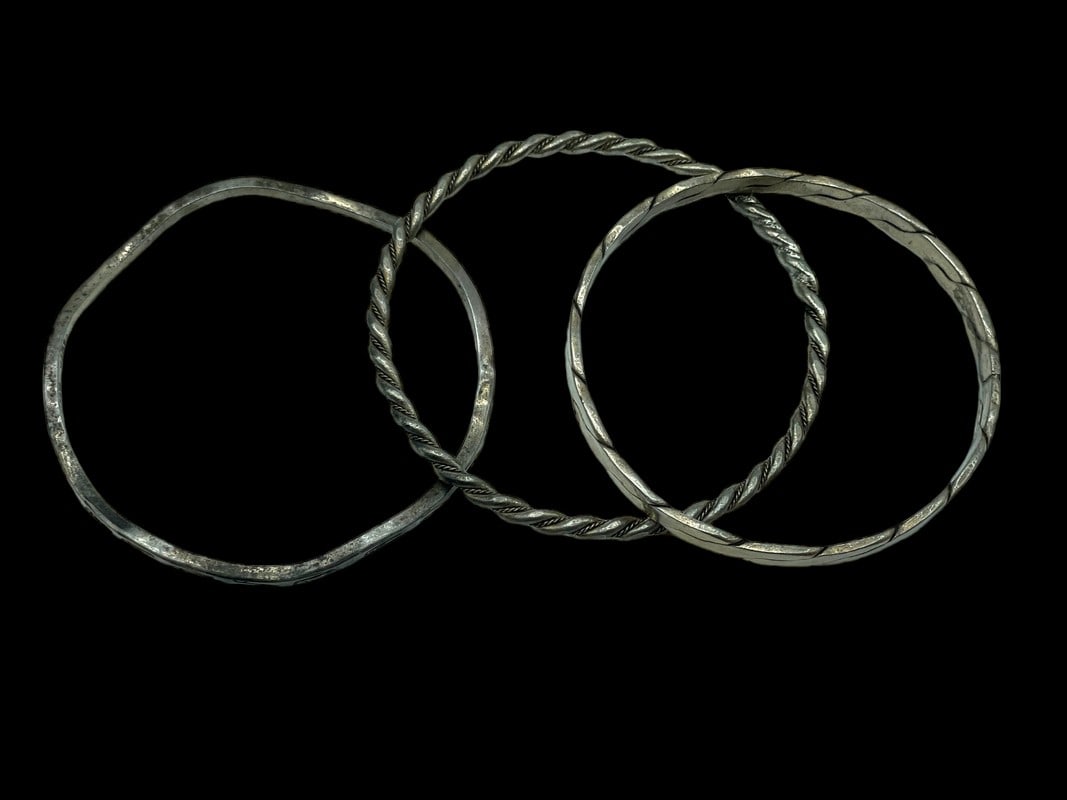SET OF 3 STERLING SILVER VINTAGE BANGLE BRACELETS (1 of 2)