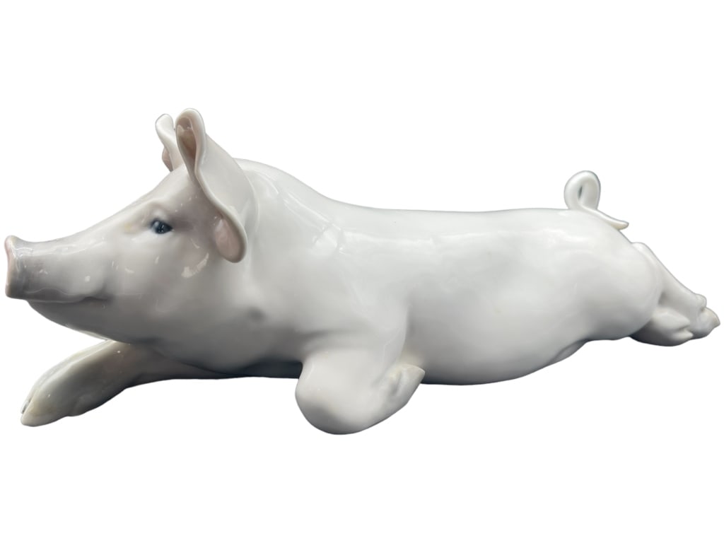 ROYAL COPENHAGEN PORCELAIN FINGURINE PIG 419 14": ROYAL COPENHAGEN PORCELAIN FINGURINE PIG 419 14"-ITEM CONDITION PRE-OWNED GOOD-SEE ALL IMAGES-MEASURES 14"-MA071624 Bidders may pick up their items from the auction-house or have their items sh
