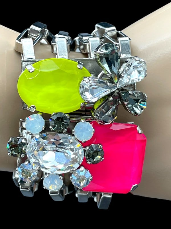 NEW! PHILIPPE FERRANDIS NEON STATEMENT BRACELET: NEW! PHILIPPE FERRANDIS PARIS NEON STATEMENT BRACELET -PALM BEACH RETAIL $550 - -NEW UNUSED CONDITION WITH TAGS Bidders may pick up their items from the auction-house or have their items shippe