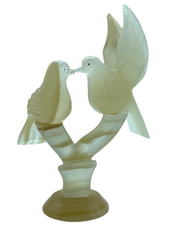 VINTAGE CARVED ONYX DOVES ON A TREE SCULPTURE 9": VINTAGE CARVED ONYX DOVES ON A TREE SCULPTURE -9" HEIGHT APPROX -VERY GOOD PRE OWNED CONDITION -DP32924