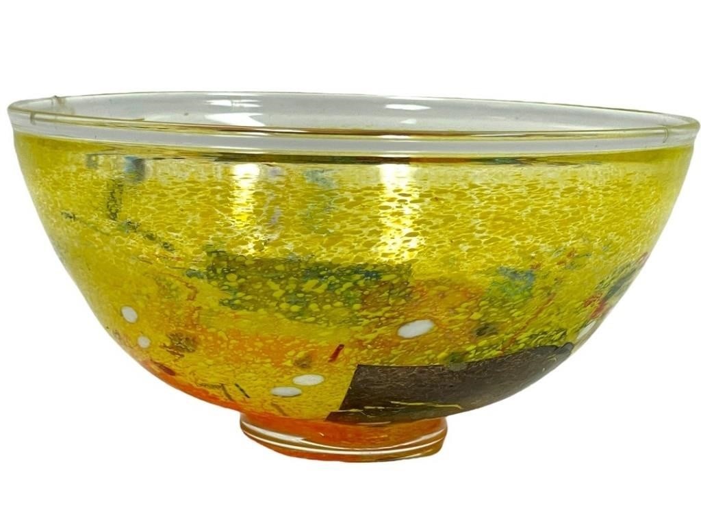 KOSTA BODA BERTIL VALLIEN ART GLASS BOWL 10": KOSTA BODA BERTIL VALLIEN 10" SATELLITE YELLOW ART GLASS BOWL -STAMPED ON BOTTOM -VERY GOOD PRE OWNED CONDITION -DP42424WIND Bidders may pick up their items from the auction-house or have their
