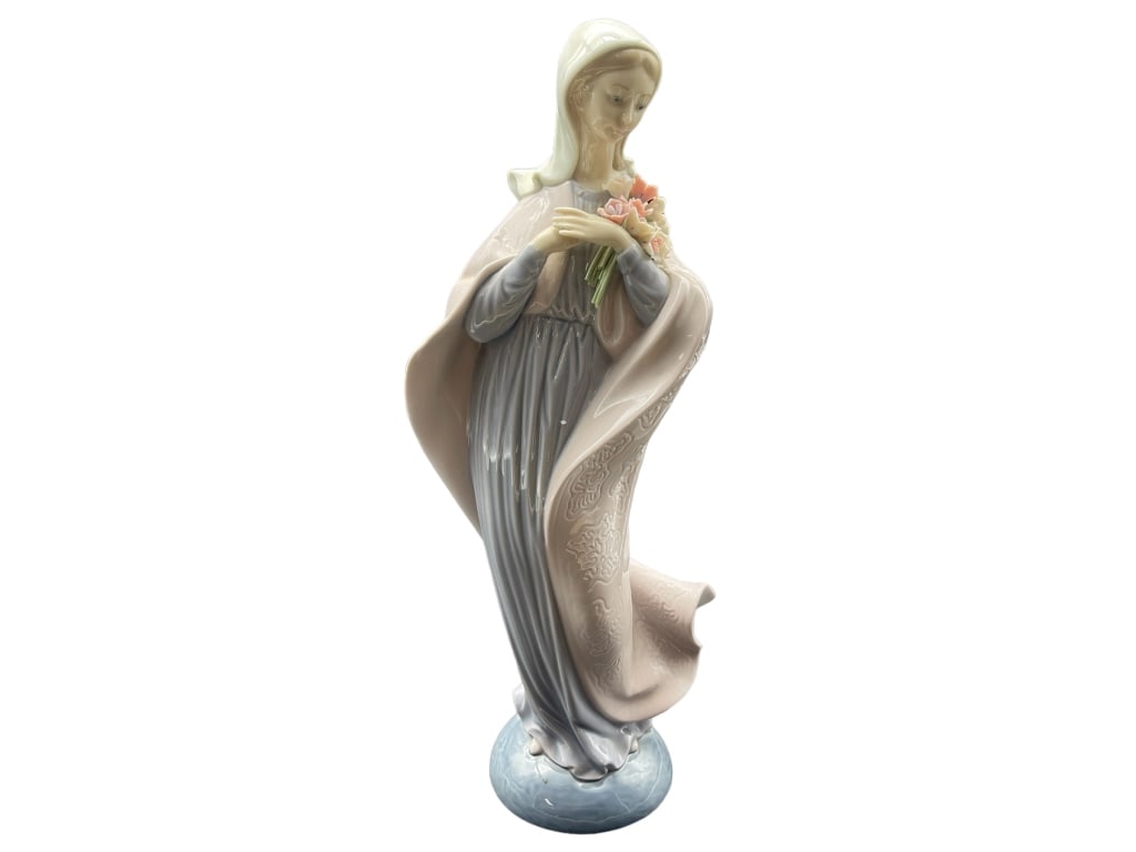 LLADRO MADONNA WITH FLOWERS 4649 FIGURINE (1 of 4)