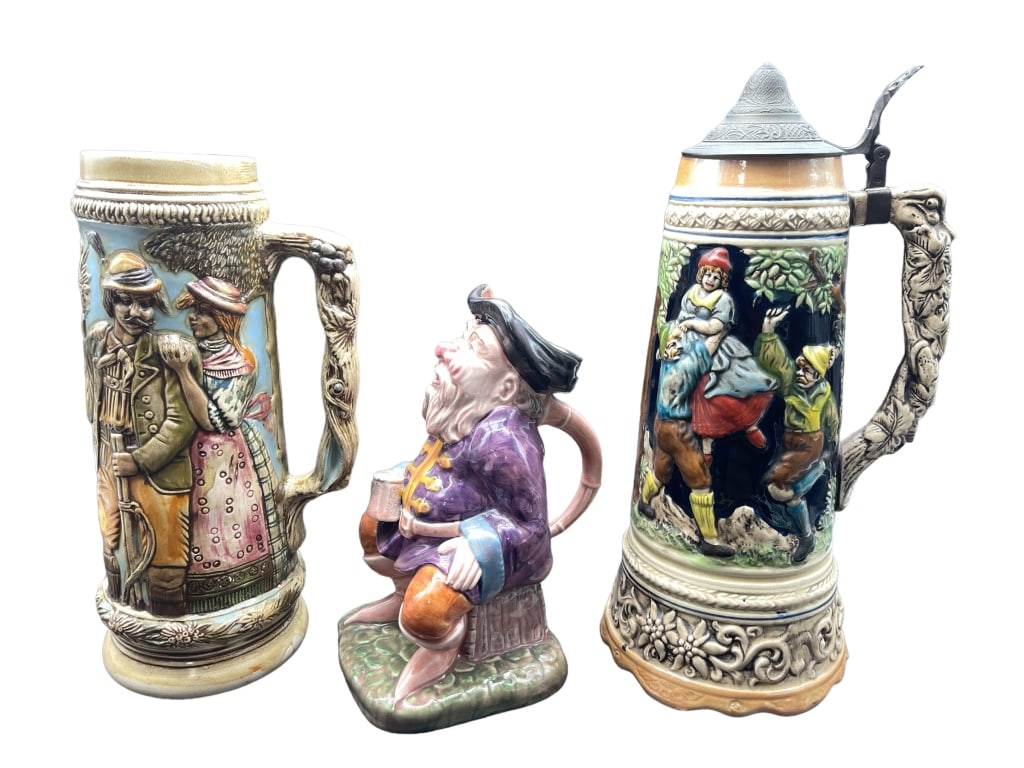 VINTAGE LOT OF BEER STEINS: VINTAGE LOT OF BEER STEINS -ITEM PRE-OWNED CONDITION VERY GOOD -MA071524