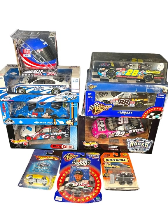 ASSORTED NASCAR SCALE MODELS AND HOT WHEELS (1 of 11)