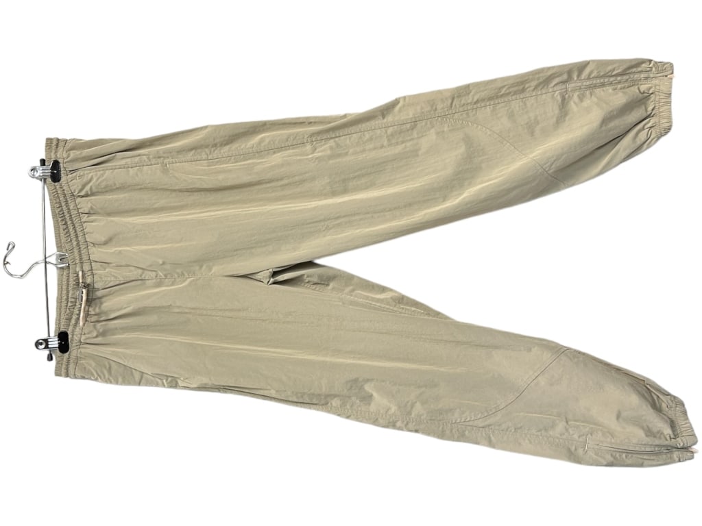 LULULEMON WOMENS NYLON WINDBREAKER JOGGERS (1 of 4)