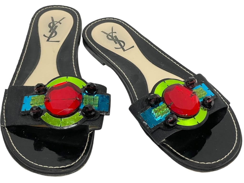 YVES SAINT LAURENT COLOR BLOCK JEWELED MULES 38.5: YVES SAINT LAURENT VINYL COLOR BLOCK JEWELED MULE SANDALS -SIZE 38.5 -GOOD PRE OWNED CONDITION, MINOR WEAR SEE PHOTOS -DP72424 Bidders may pick up their items from the auction-house or have the